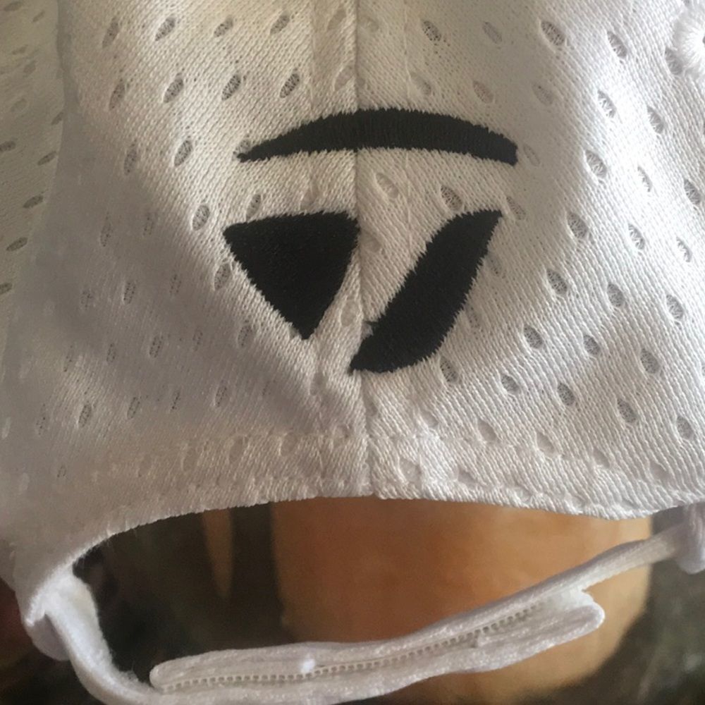 TaylorMade Golf Cap - Picture 3 of 4